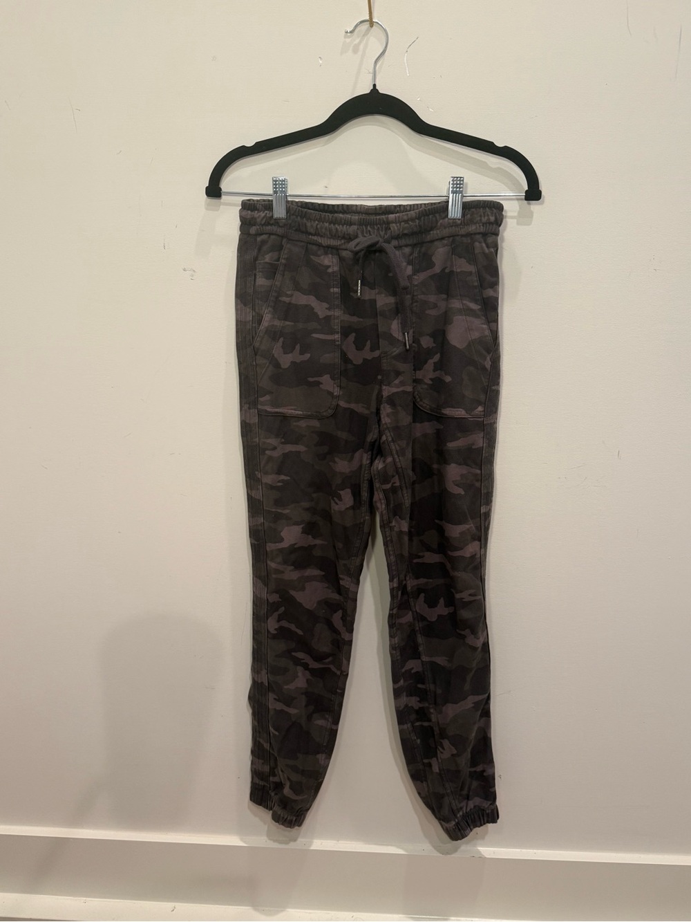 Athleta Men's Dark Gray Camo Joggers